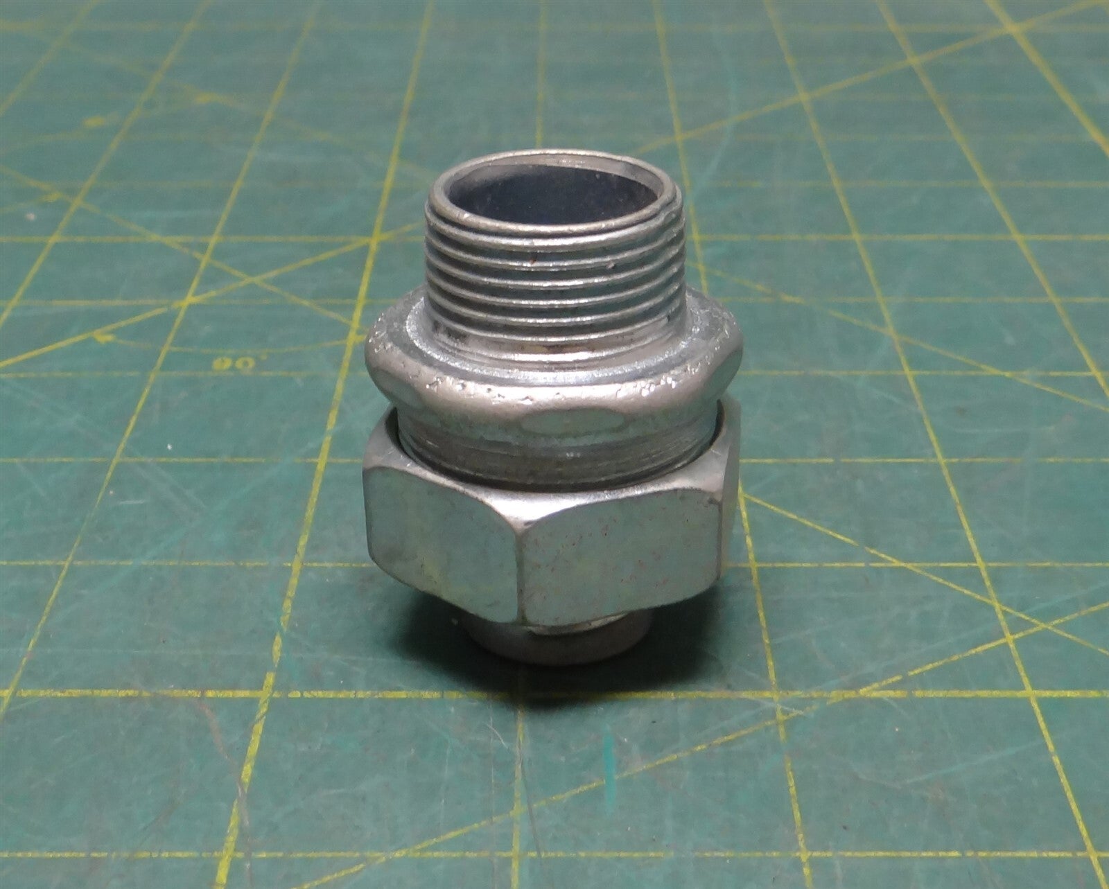 3/4" Hubbell Straight Liquid Tight Zinc Plated Steel Conduit Connector No Gasket