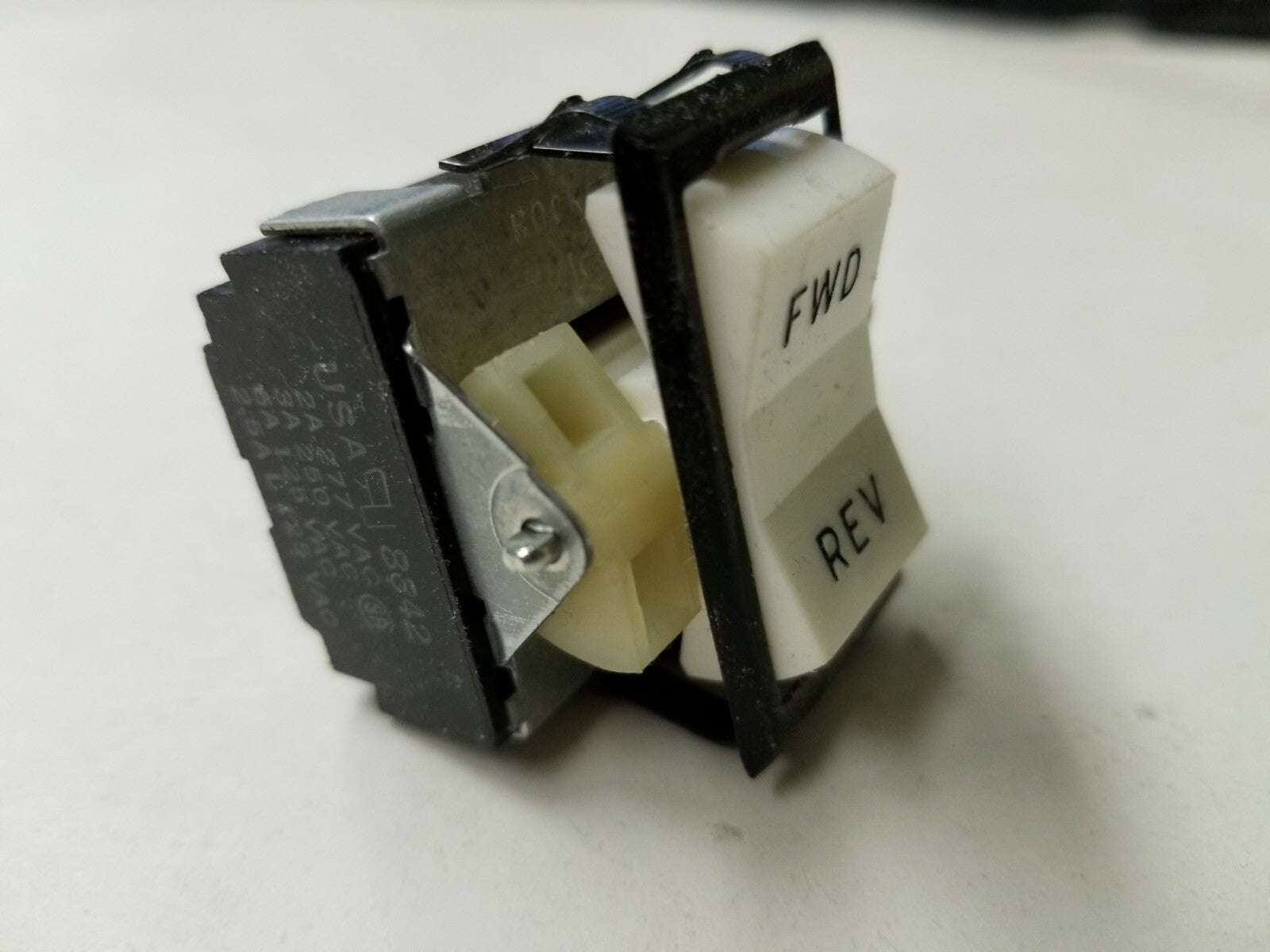 Cutler-Hammer/Eaton - 8130K20J15V51 - 3 Position DPDT Motor Reversing Switch