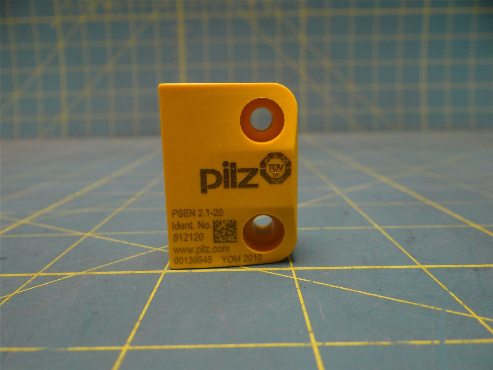 Pilz PSEN 2.1-20 Magnetic Safety Switch Actuator, 8/12mm Distance, 13mm Height