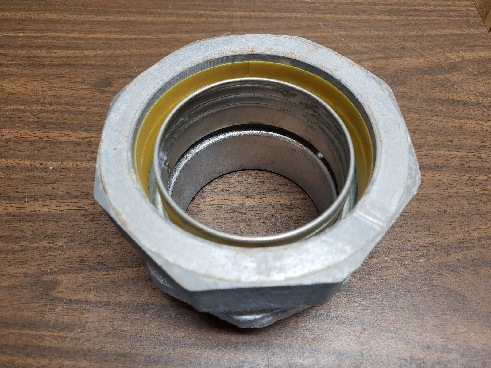 CROUSE HINDS LT-400 4INCH LIQUID TIGHT/SEAL TIGHT STRAIGHT CONNECTOR NEW