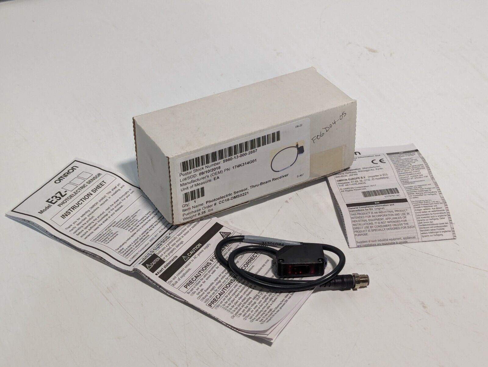 NEW Omron E3Z-T81A-D Photoelectric Sensor, Thru-Beam Receiver
