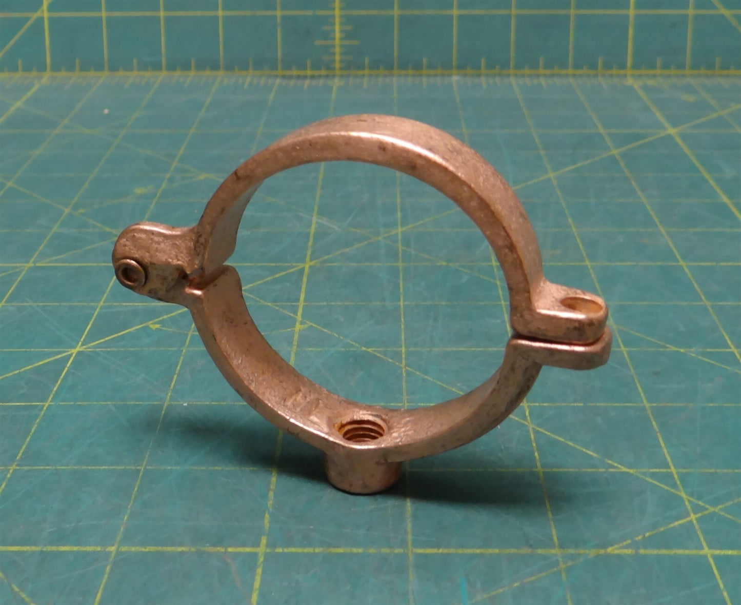 2" Nvent Caddy Copper Plated Cast Iron Split Ring Hanger, 3/8" Mount Size