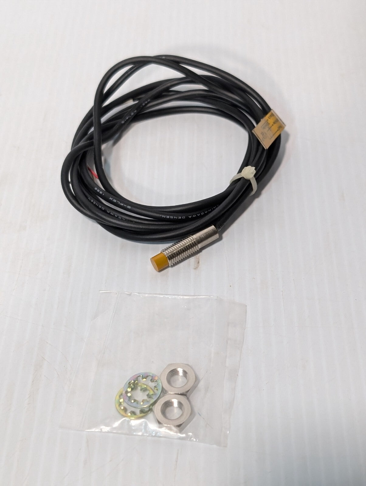 Lot of 2 Omron E2E-X2ME1 Proximity Sensor Switch 2M 3PDT 12-24 Volt DC-Free Ship