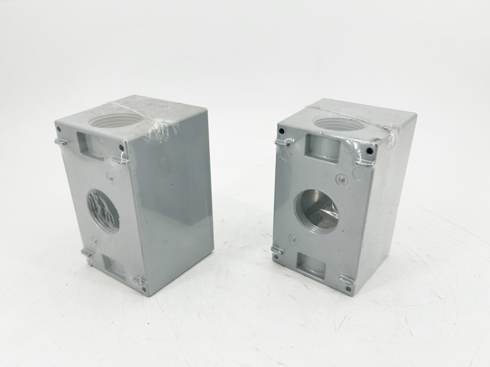 Lot of 2 New 5387-0 Weatherproof Outlet Boxes 1" Hub 1-Gang Aluminum - No Box