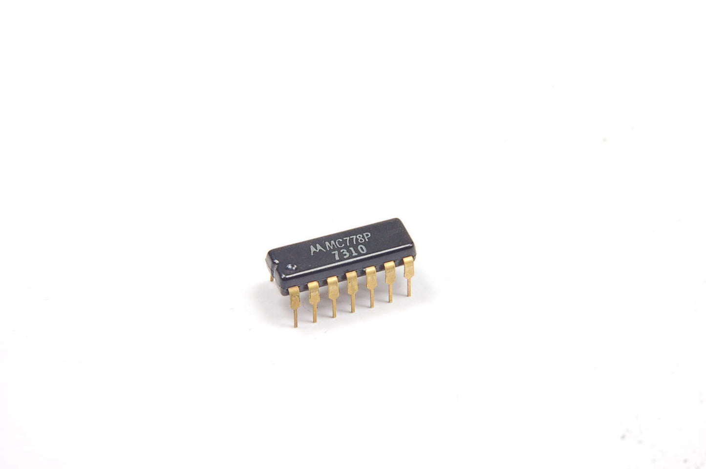 Genuine Motorola - MC778P - IC , RTL,  D-Type Flip Flop, 14DIP, Gold Leads, New