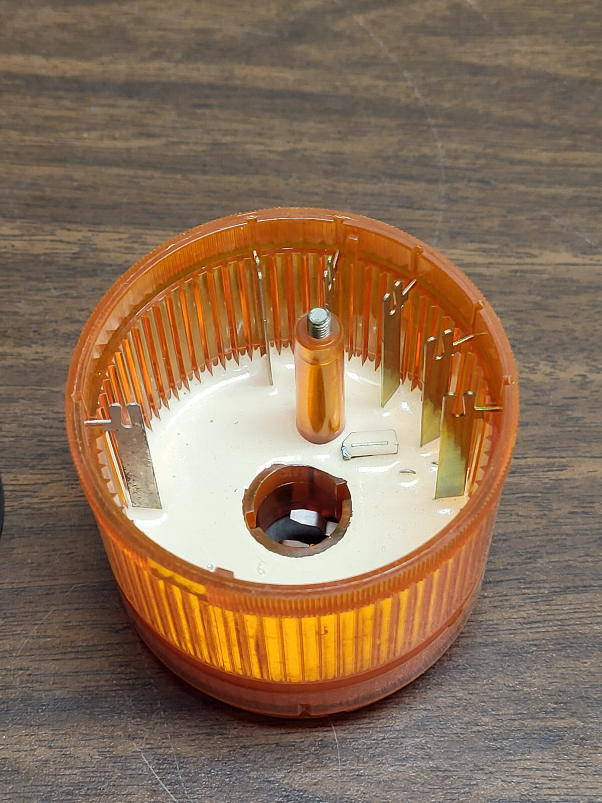TELEMECANIQUE XVAC 451 XVAC451 AMBER FLASHING LIGHT NO LAMP NEW
