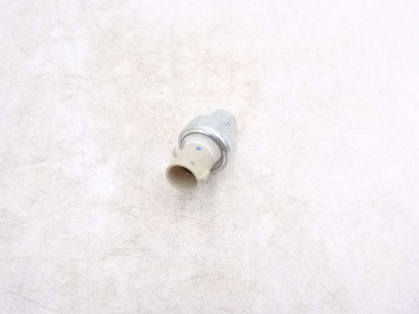Genuine OEM CNH New Holland Pressure Switch for 420 4430 5140 5088 6150