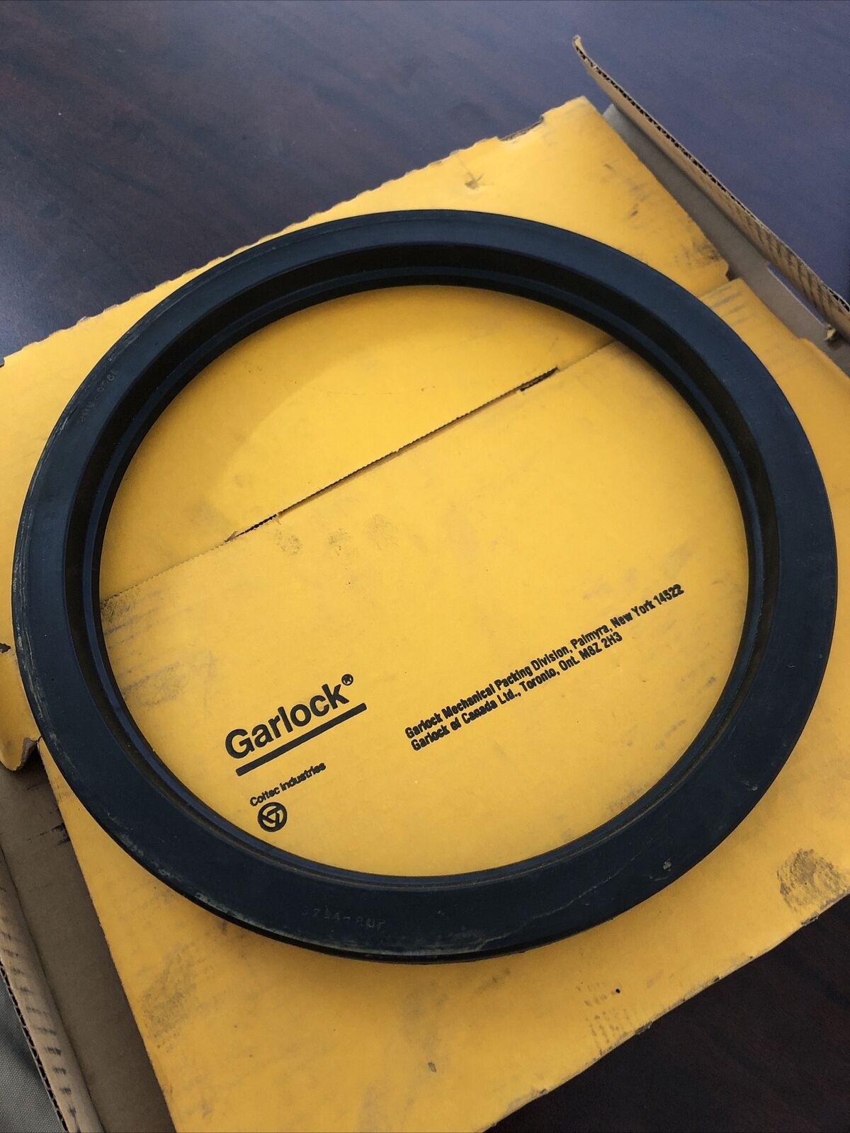 Genuine GARLOCK KLOZURE 21017-3680 OIL SEAL 10.500" X 12.500" X 1.000" 51x3680