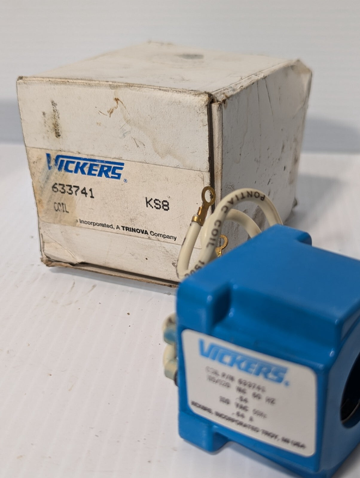 Vickers 633741 coil, 115/120VAC 60Hz 0.54A; 110VAC 50Hz 0.64A