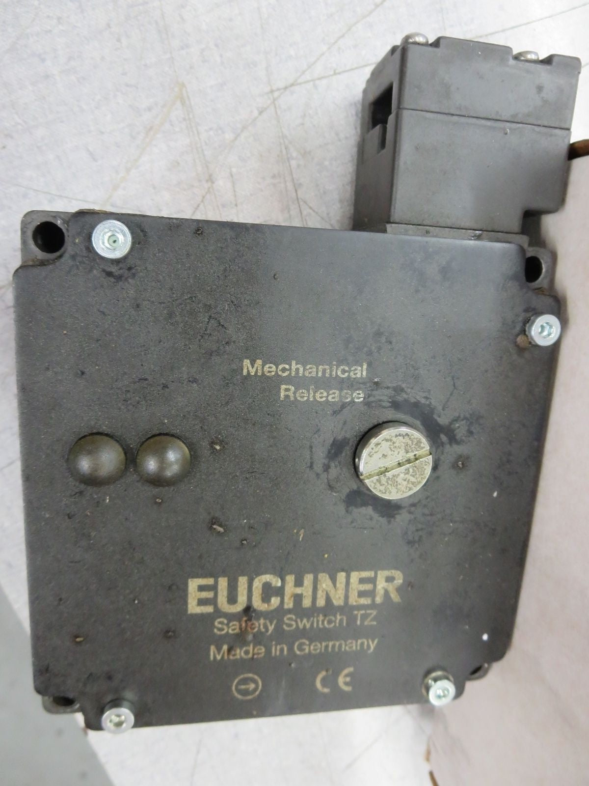 Euchner TZ2RE024MVAB Safety Switch 