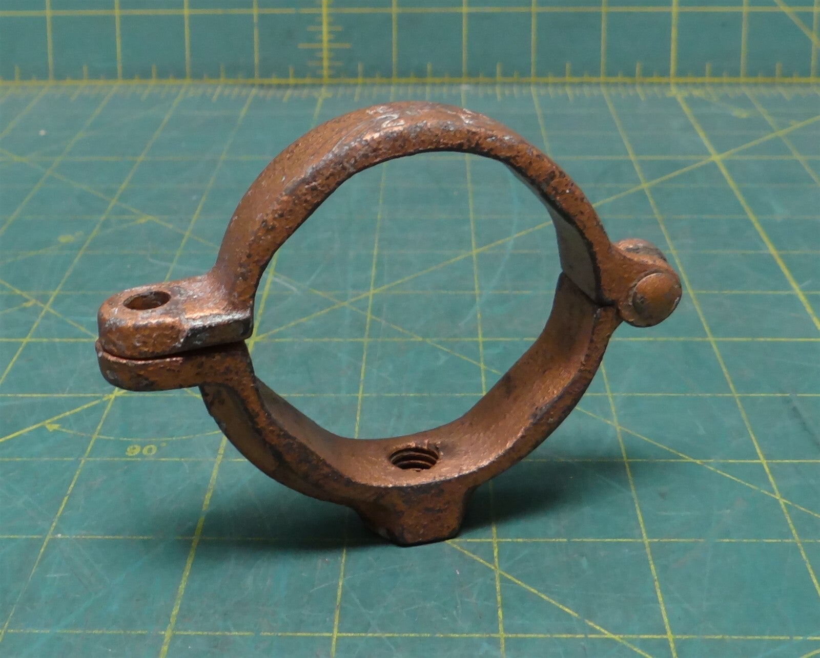 2-1/8" Nvent Caddy Copper Plated Cast Iron Split Ring Hanger, 3/8" Mount Size