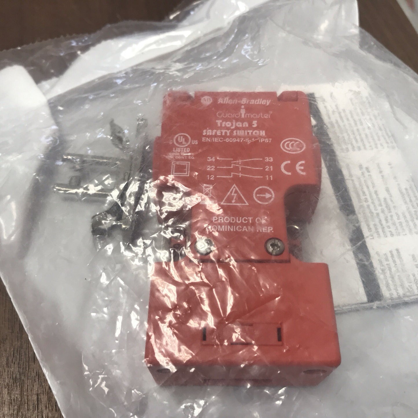 NEW ALLEN-BRADLEY GUARDMASTER TROJAN 5 SAFETY SWITCH 440K-T11118 Ser B