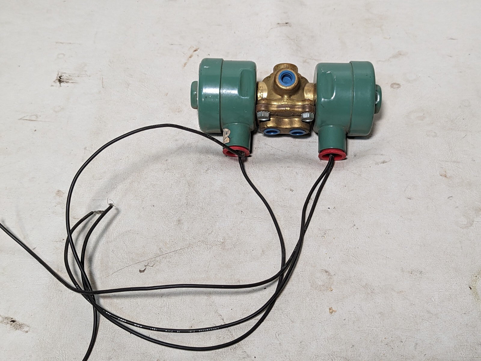 ASCO 8342B21 valve, solenoid 80173, 125PSI, lt oil, water, air, 110/120VAC