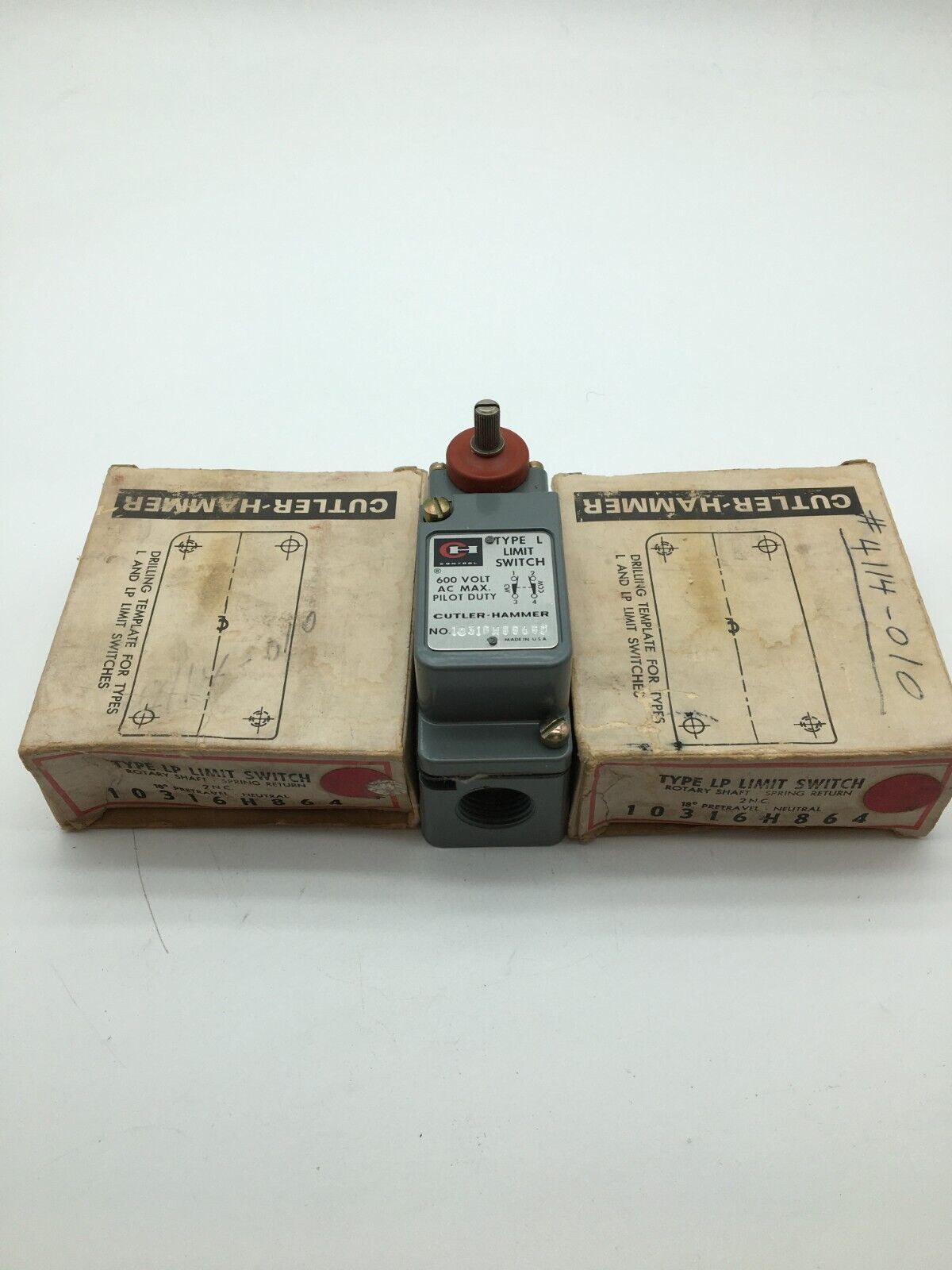 2 Piece Cutler-Hammer 10316H864 Limit Switch Type L 600 Volt AC Max Pilot Duty