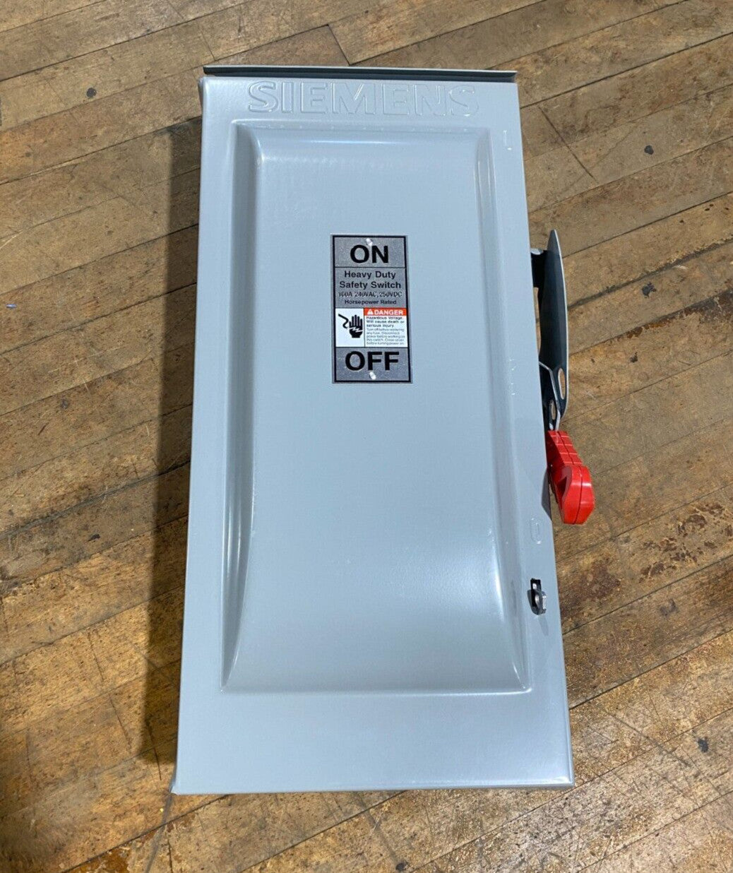 Siemens HF323NR Safety Disconnect Switch 100A 3P 240V 3PH 3R Encl Rainproof NOS