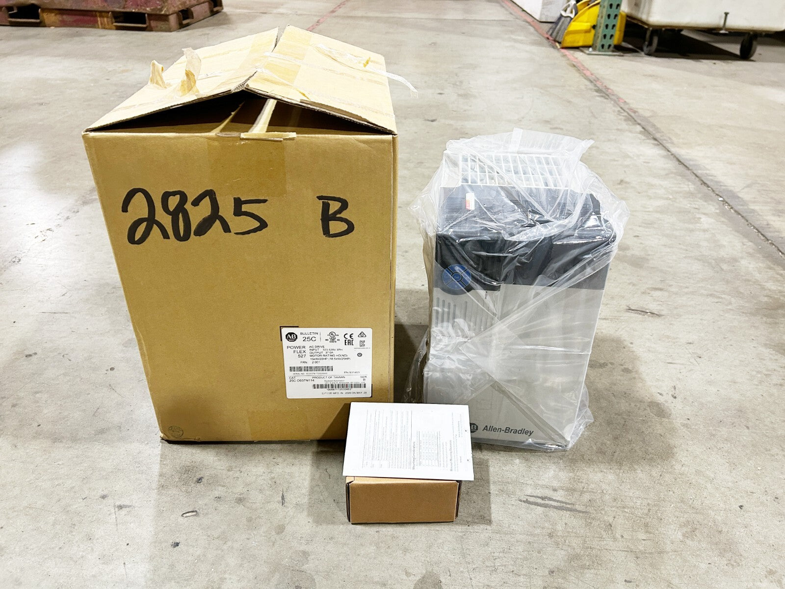 New Allen Bradley 25C-D037N114 AC Drive Powerflex 527 20HP 480V 3 Phase 37A