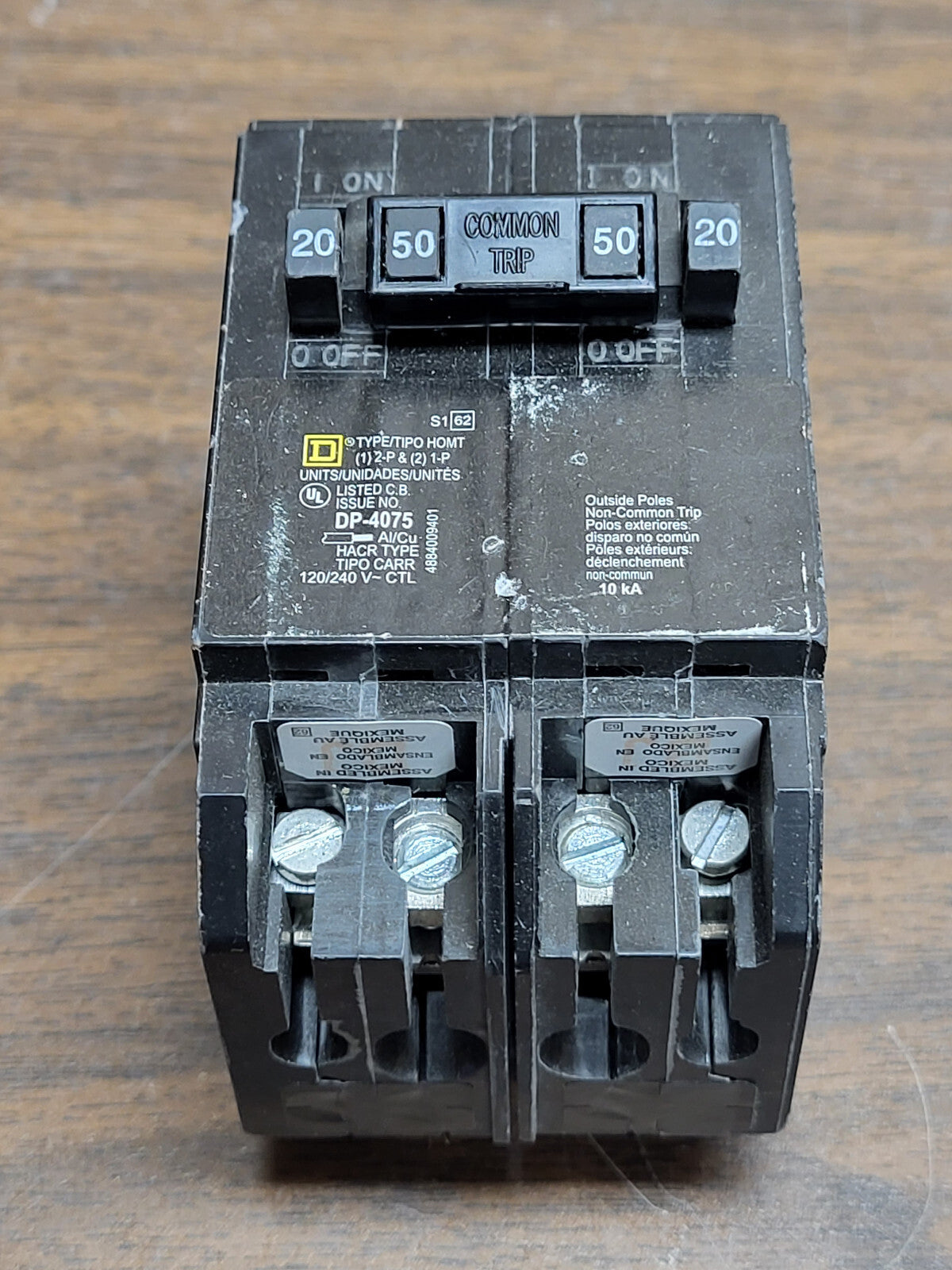 SQUARE D HOMT2020250 BREAKER QUAD 1-50A 2 POLE 2-20AMP 1 POLE 240VOLT NEW
