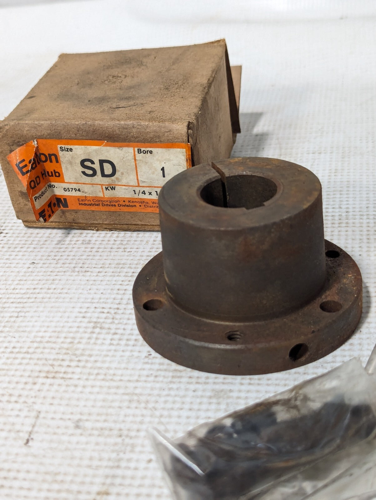 EATON SD HUB 05794 SD KW 1/4 x 1/8 Lock Bushing