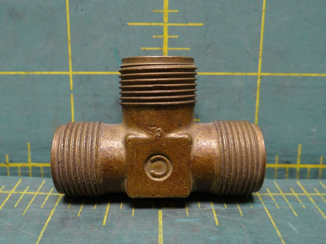 Brass Pipe Fitting Tee 3/4-20 Male to 3/4-20 Male to 3/4-20 Male