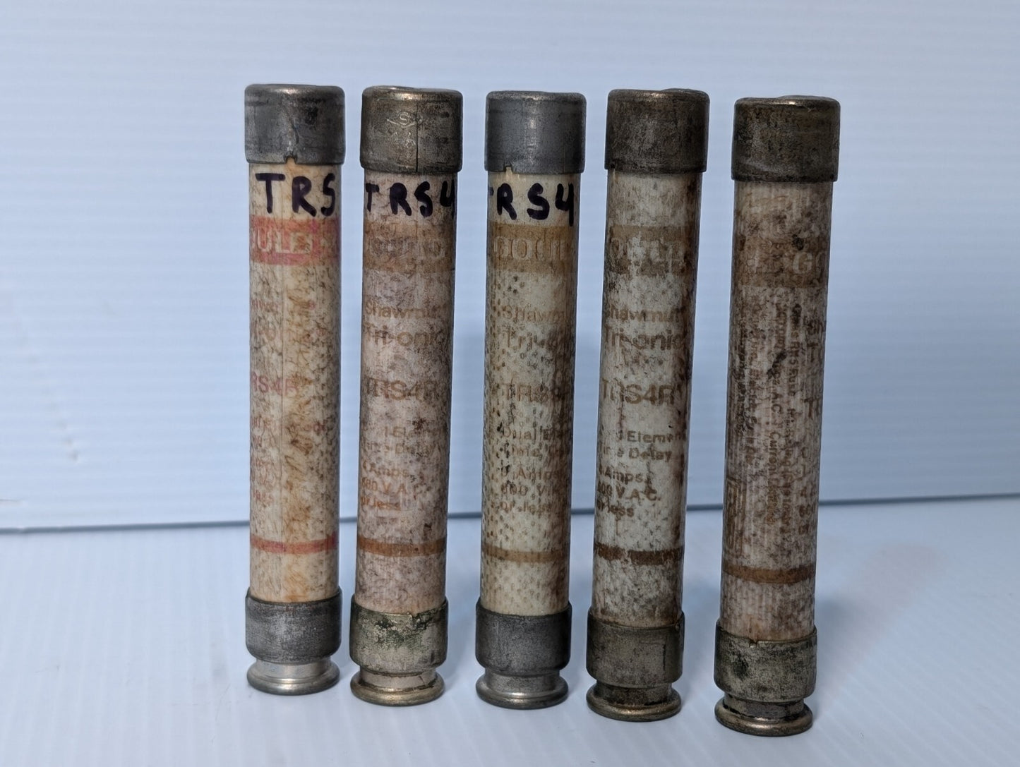 Lot of 5 Gould Shawmut TRS4R Fuses, 4A, 600VAC - Free Returns
