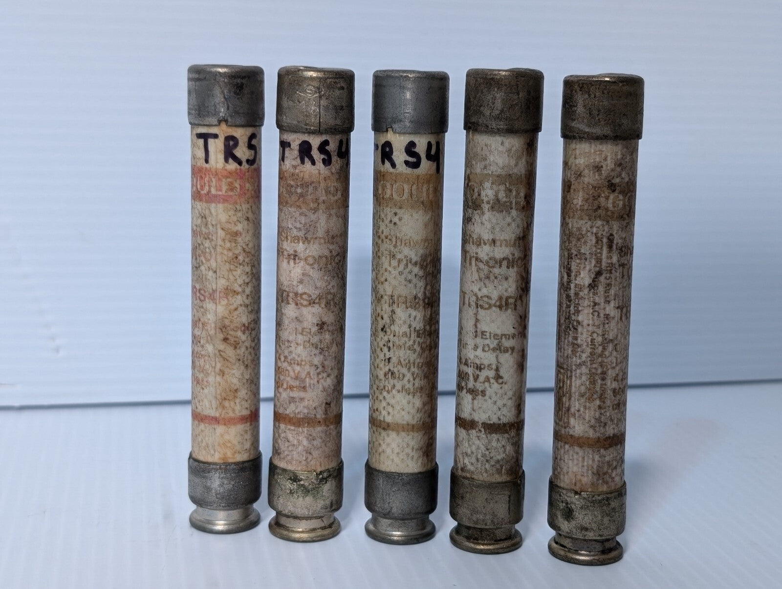 Lot of 5 Gould Shawmut TRS4R Fuses, 4A, 600VAC - Free Returns