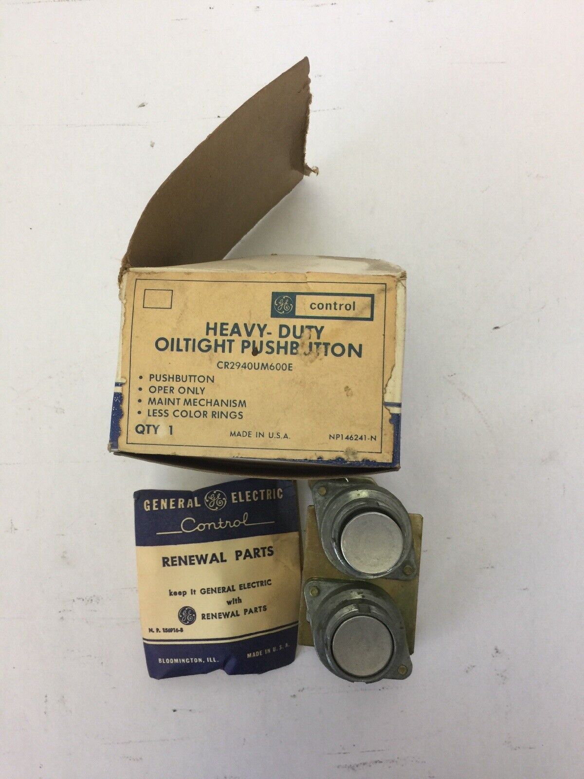 GE CR2940UM600E HEAVY DUTY OILTIGHT PUSHBUTTON OPER ONLY LESS COLOR RINGS MAINT 