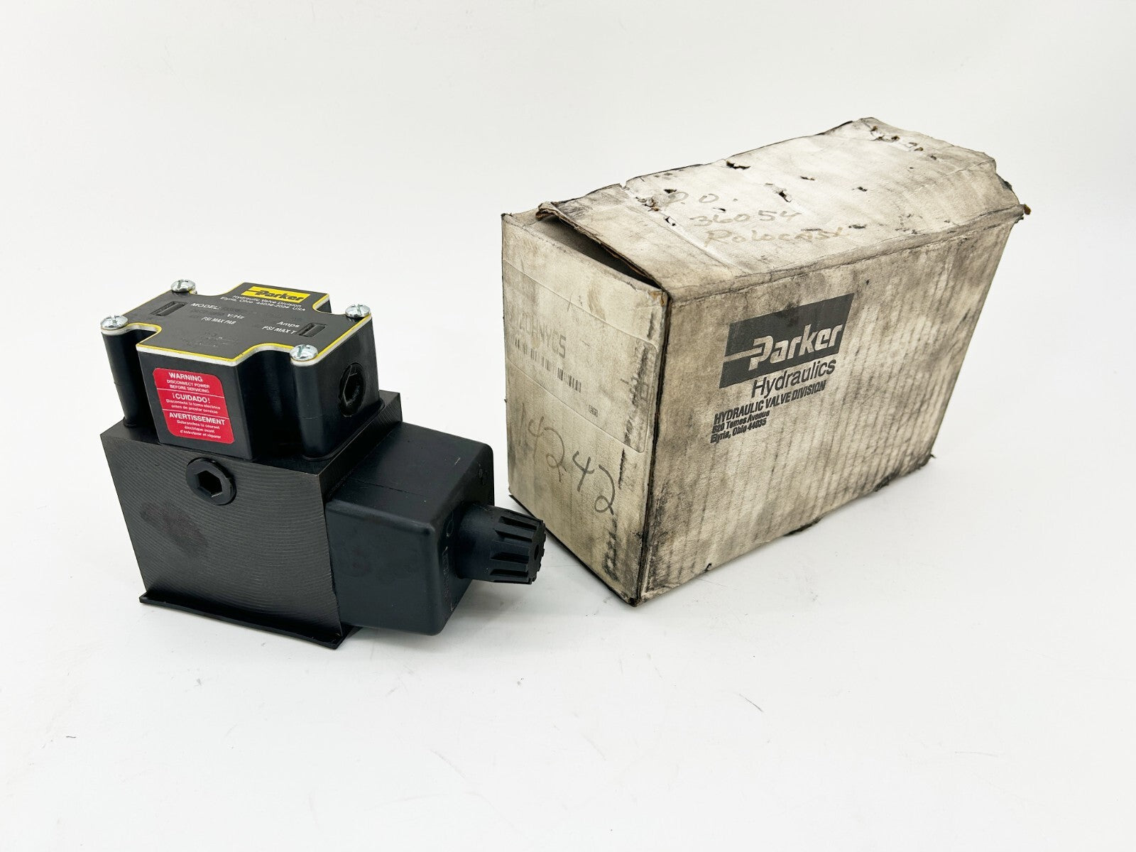New Parker D3W20HNYC5-30 Directional Control Solenoid Valve 5000PSI 75A 110/120V