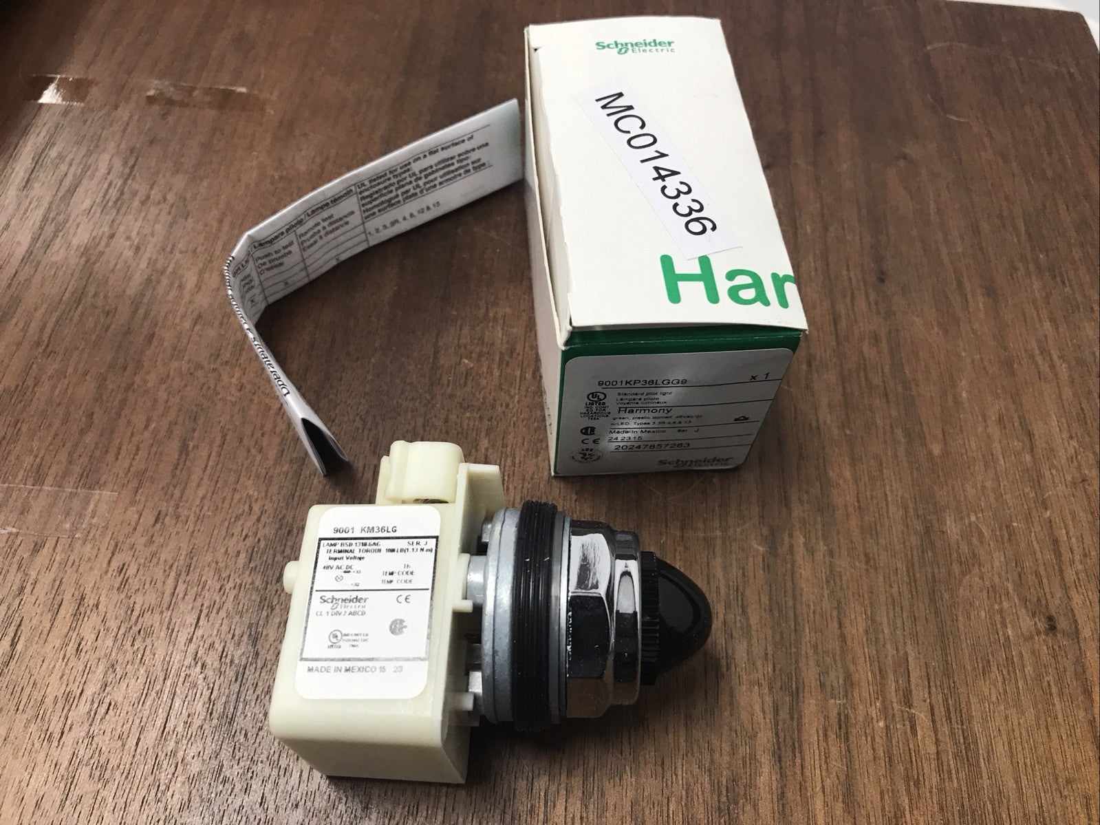 SCHNEIDER ELECTRIC 9001-KP36LGG9 / 9001KP36LGG9 (NEW IN BOX) Pilot Light KM36LG