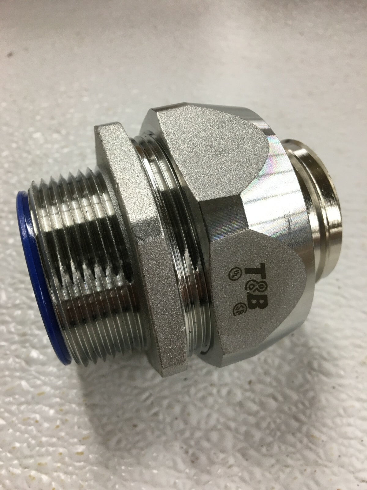 T&B 5336SST 1-1/2" Insulated Flexible Conduit Stainless Steel Straight Connector