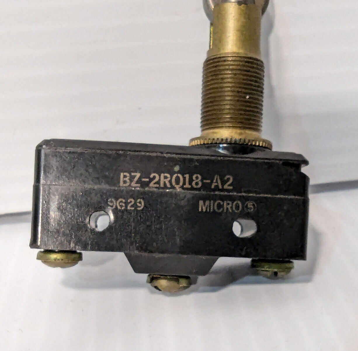 Honeywell Micro Switch BZ-2RQ18-A2 roller plunger actuator