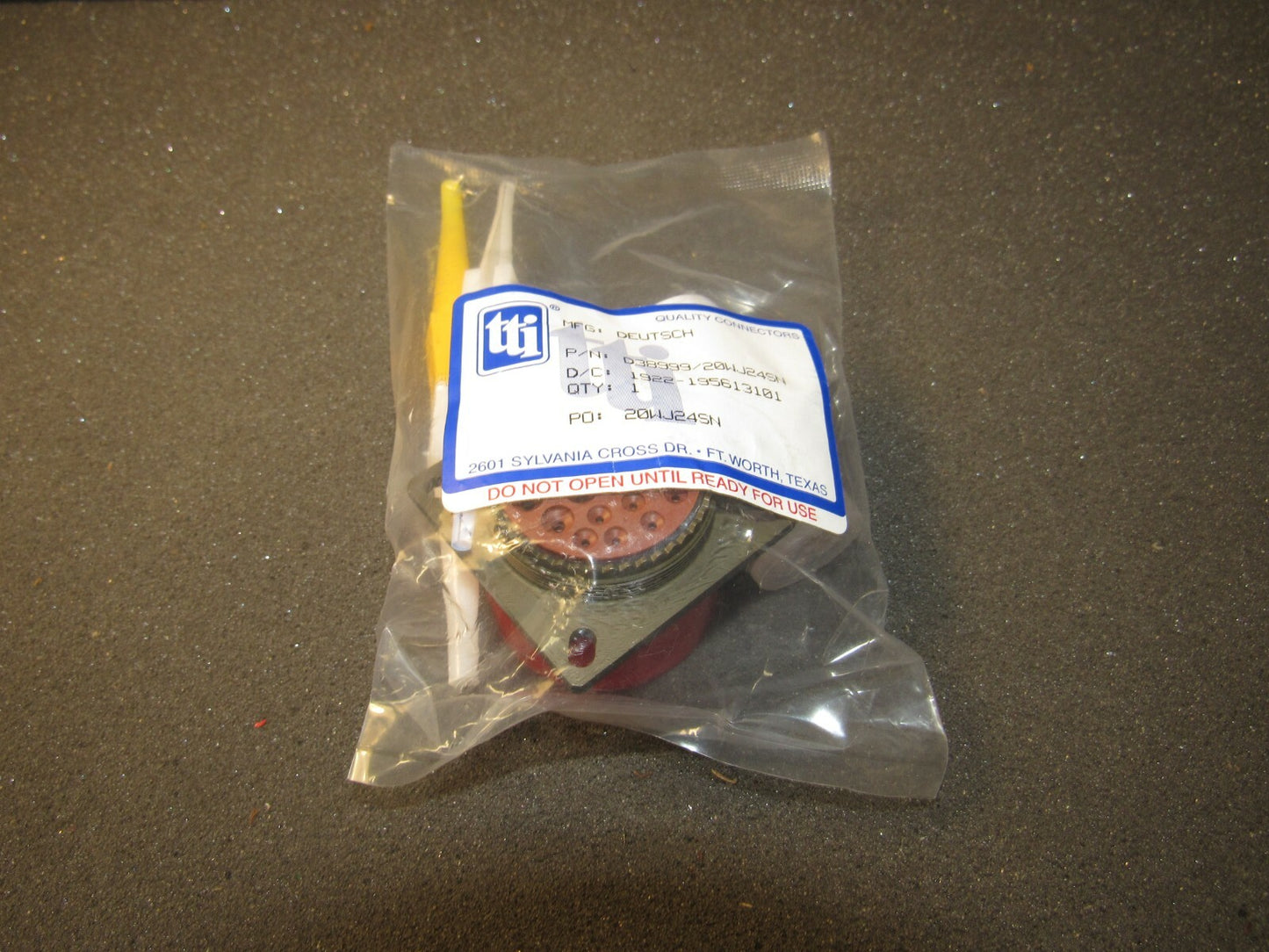 Deutsch D38999/20WJ24SN Circular Receptacle Threaded Wall Mounting Flange