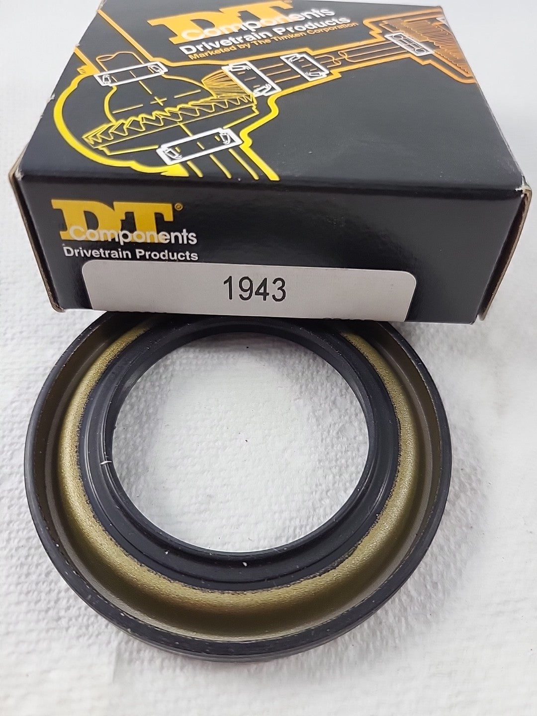 DT Components 1943 Oil Seal