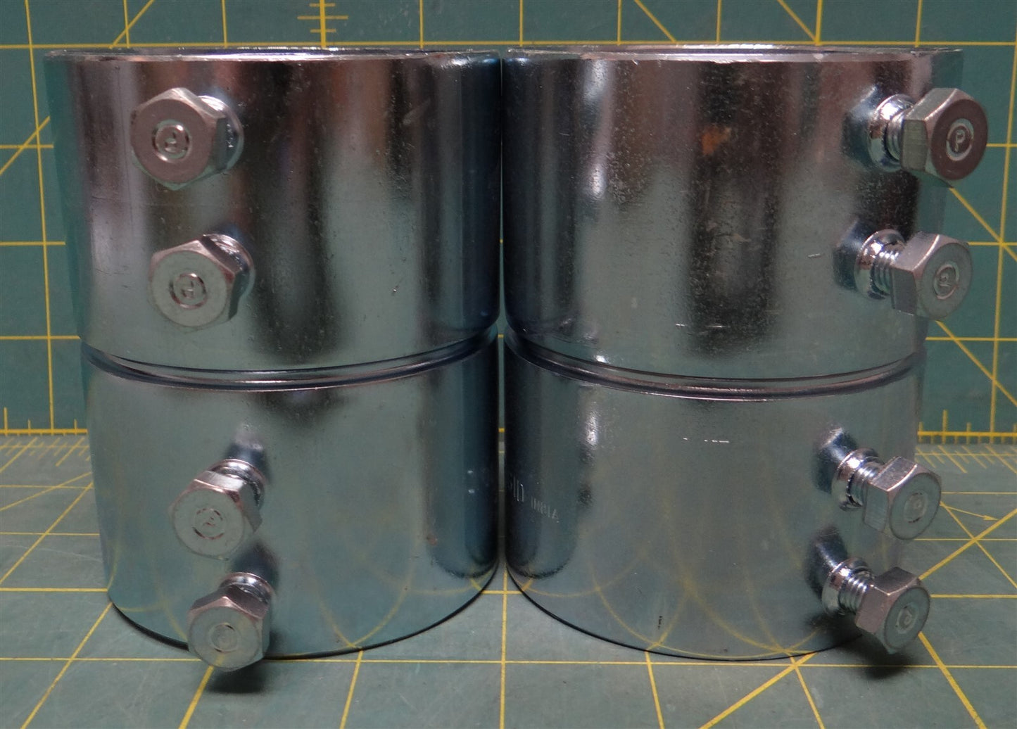 (2) 2-1/2" Crouse Hinds #466 Set Screw Type Coupling for EMT IMC & Rigid Conduit