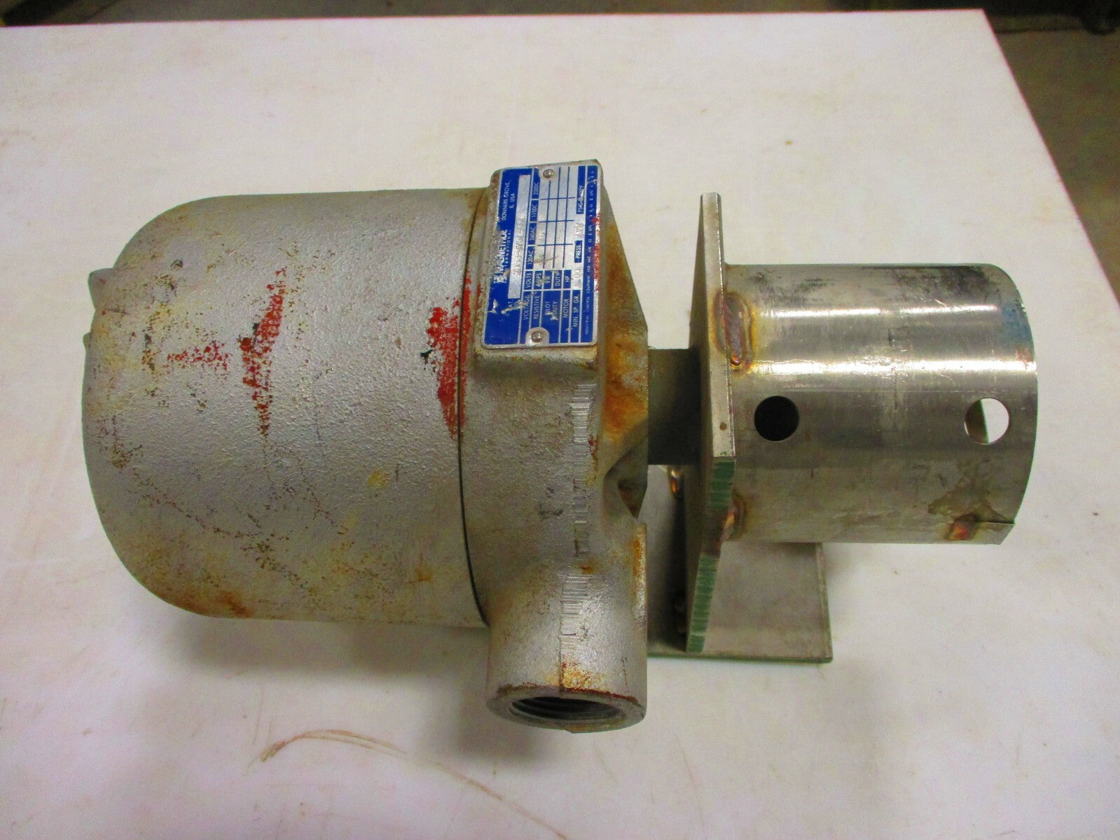 MAGNETROL 53-4701-001 Model FLS Flood Level Switch 1" FNPT Connections 