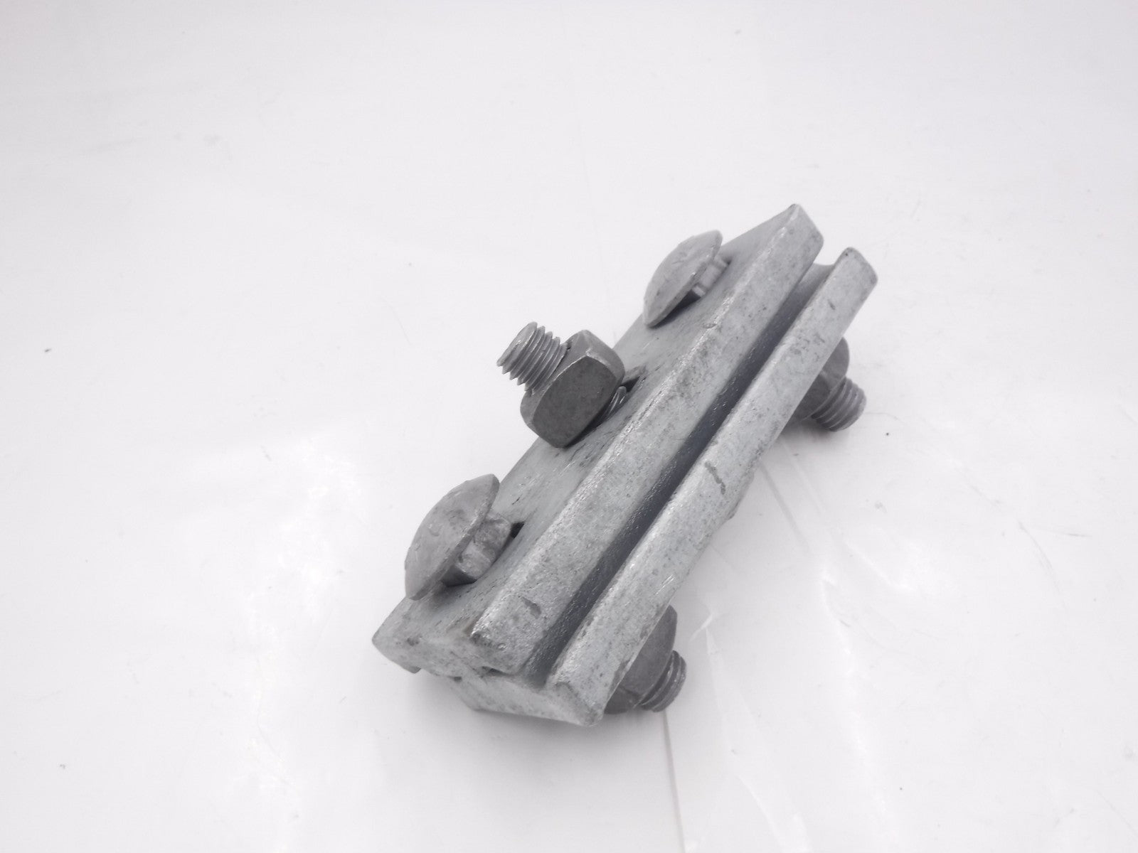 Hubbell 6"DIA 3/8"-5/8"Steel Bolted Guy Suspension Clamp 6460