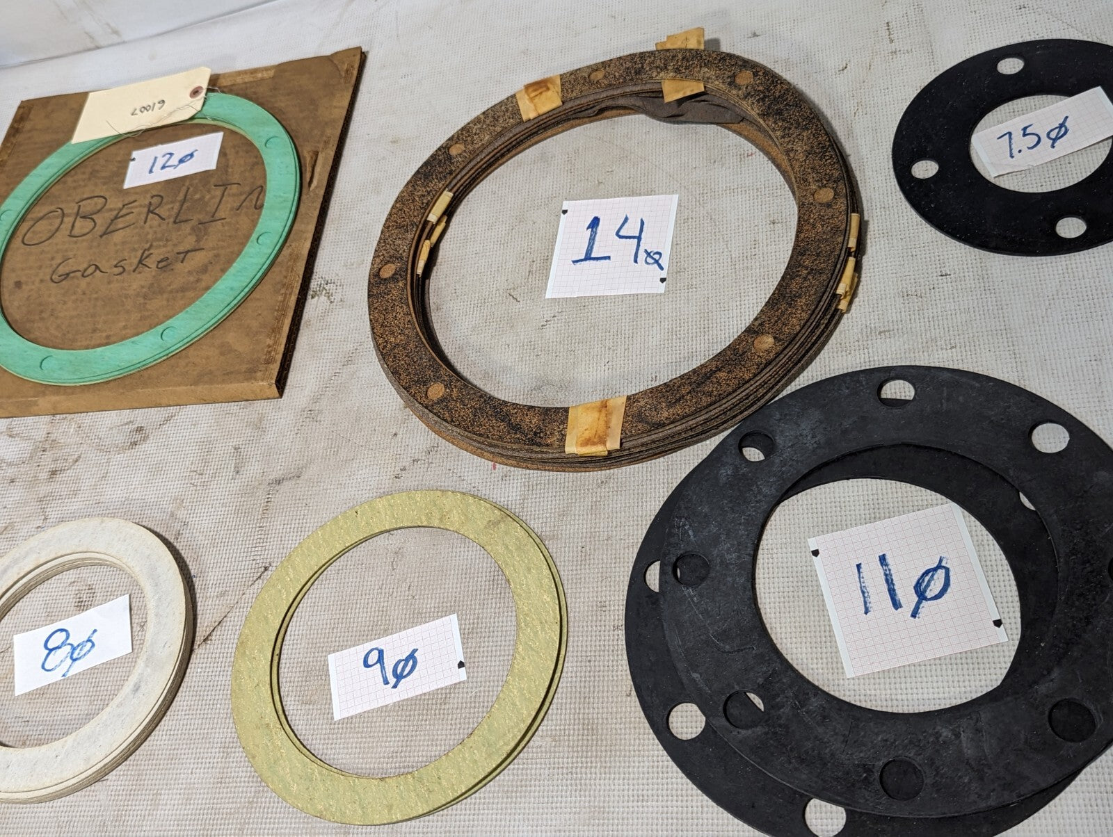 Lot of Round Gaskets in varying sizes and materials. See Pics and Descrip