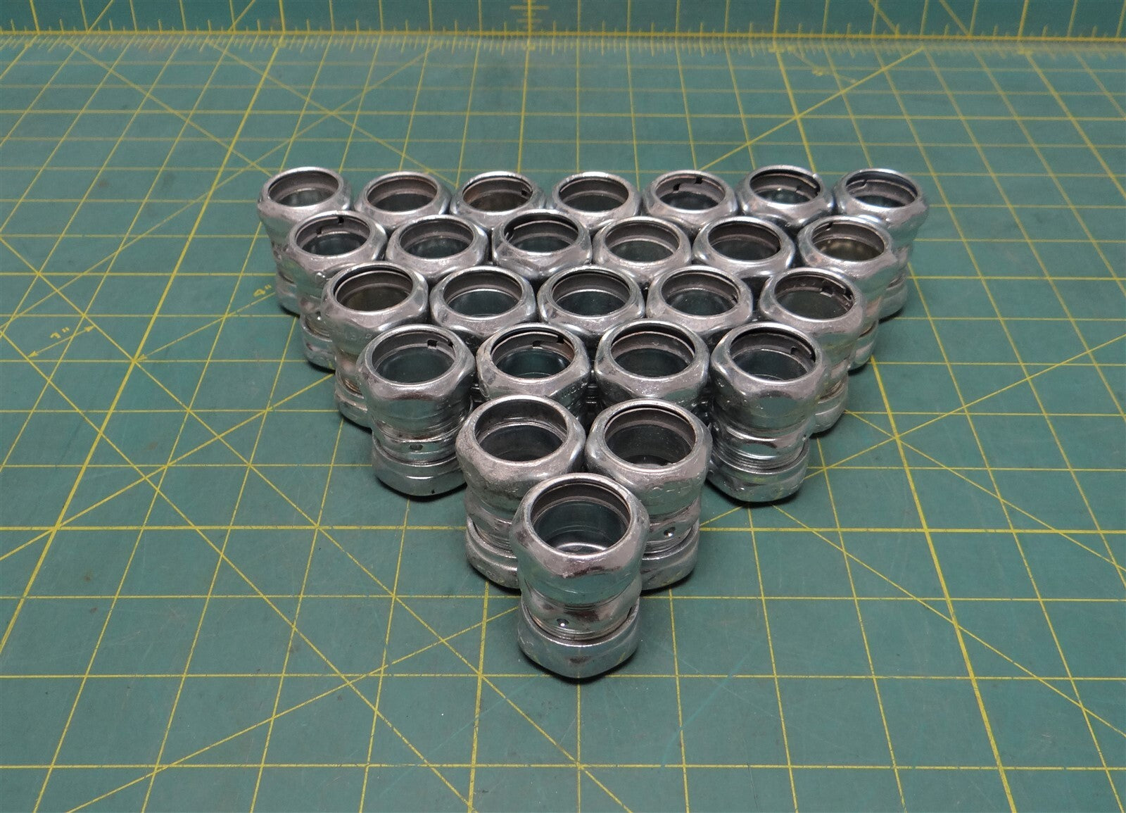 (25) 3/4" Crouse Hinds 661S Thin Wall EMT Conduit Compression Couplings