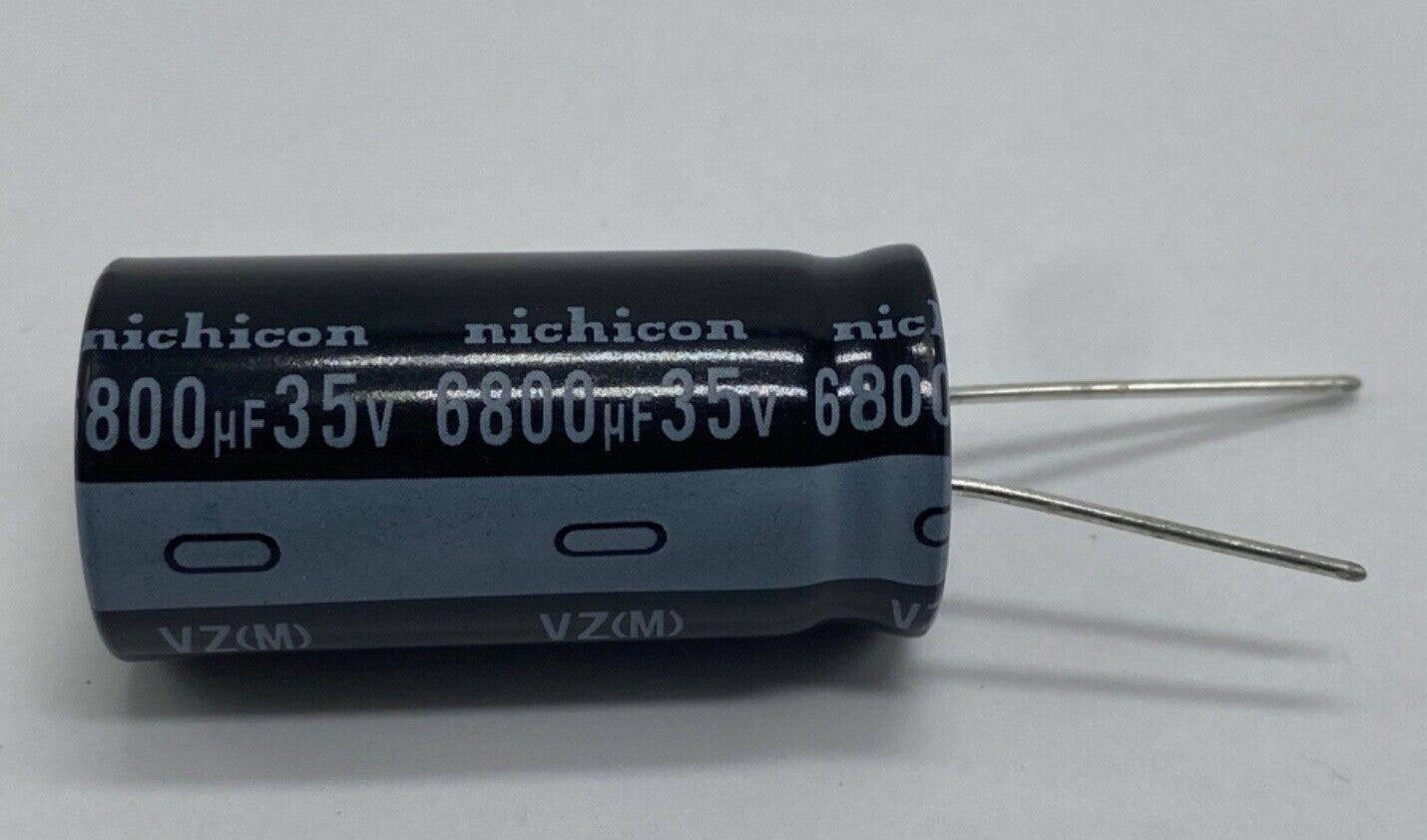 Nichicon UVZ1V682MRD electrolytic capacitor radial lead 6800uf/35V
