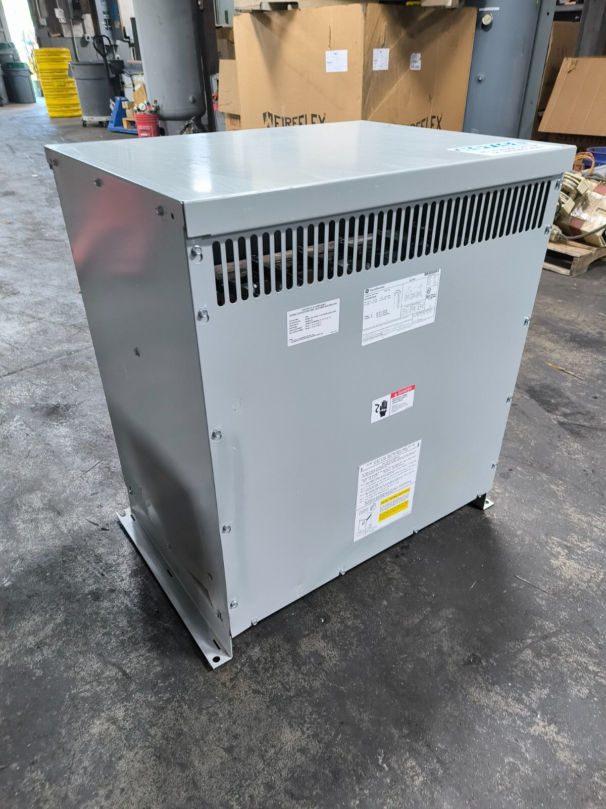 75 kVA GE ABB 9T10A1004 Transformer 480V Primary 208/120V Secondary 3PH NOS