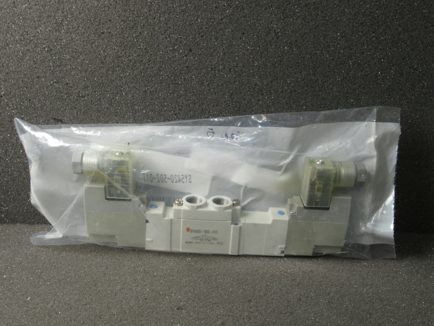 SMC SY5420-5DZ-01T valve, sol body pt, SY5000 SOL/VALVE, RUBBER SEAL