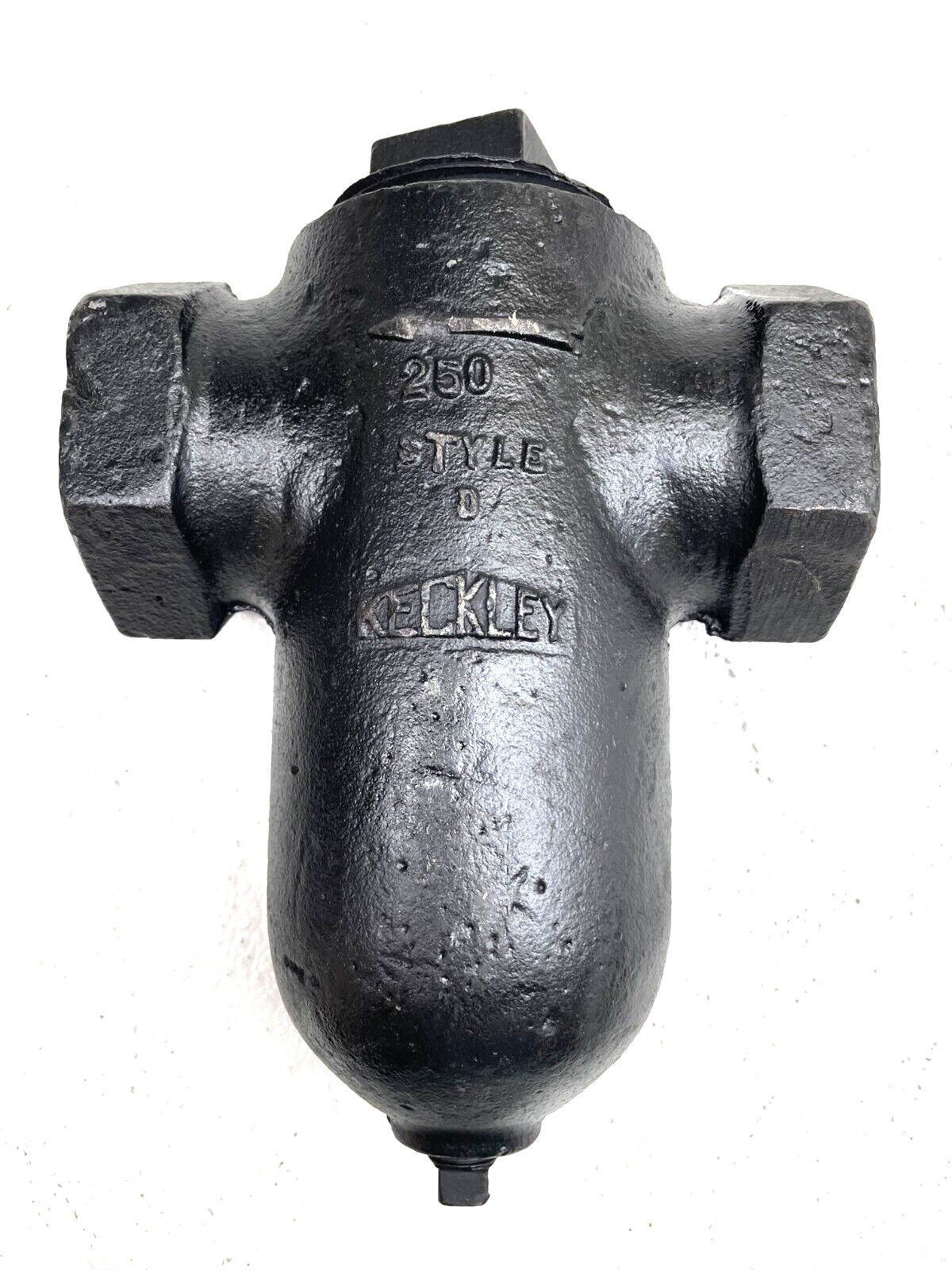 KECKLEY Style D Basket Strainer 1-1/4" NPT Thread 250-SWP / 400-WOG, 3/64" Perf.