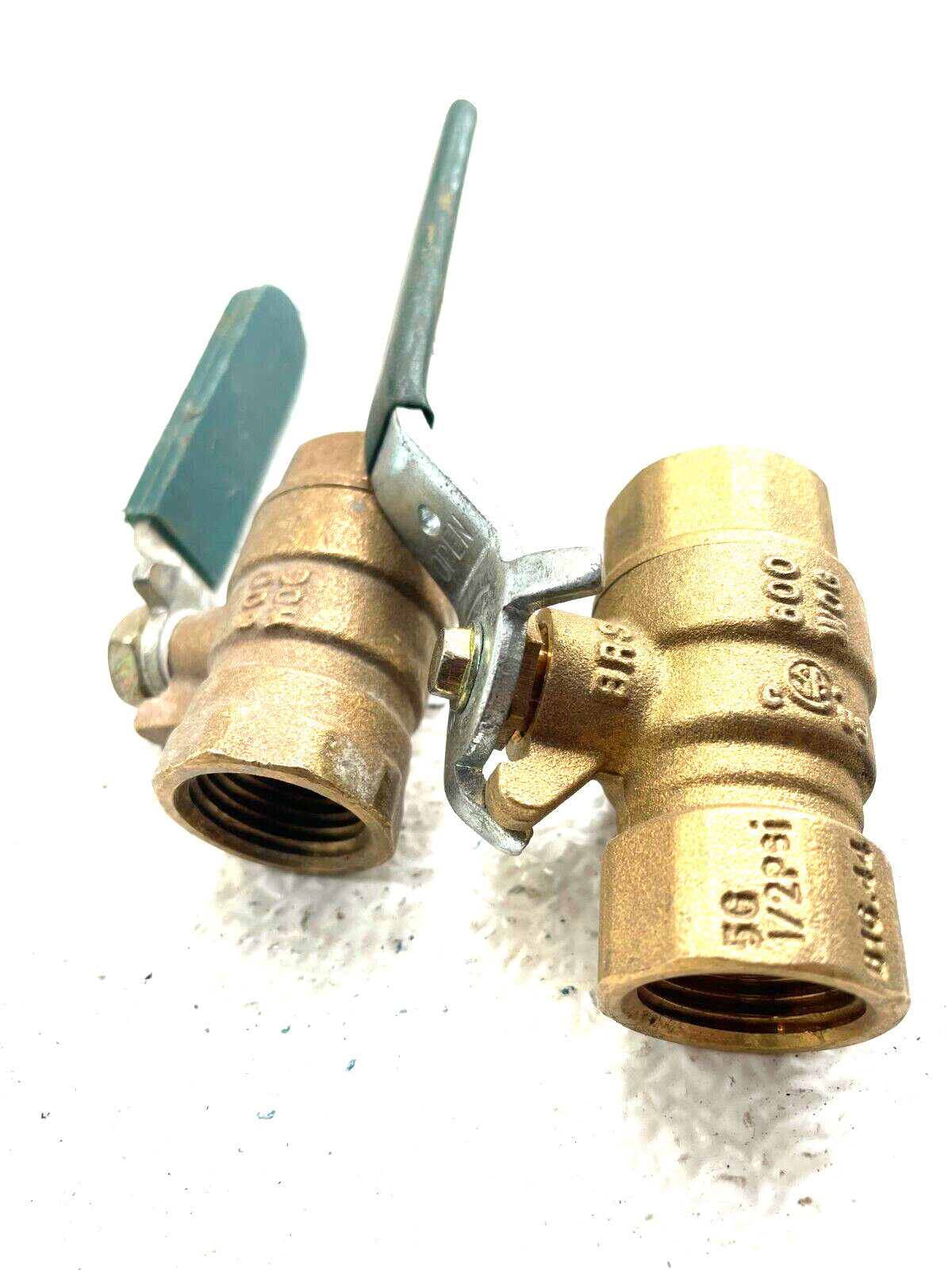 Brass Ball Valve 1/2" NPT Thread End 600 psi WOG Lever Operated (Lot of 2)