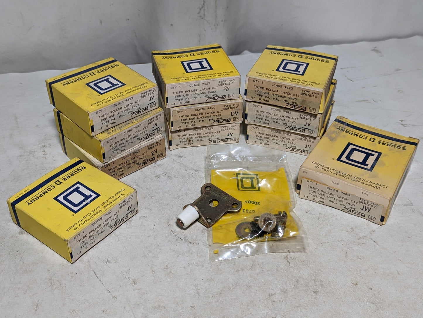 Lot of 11 Square D 9423M3 third roller latch kits, for use w/class 9423, type M4