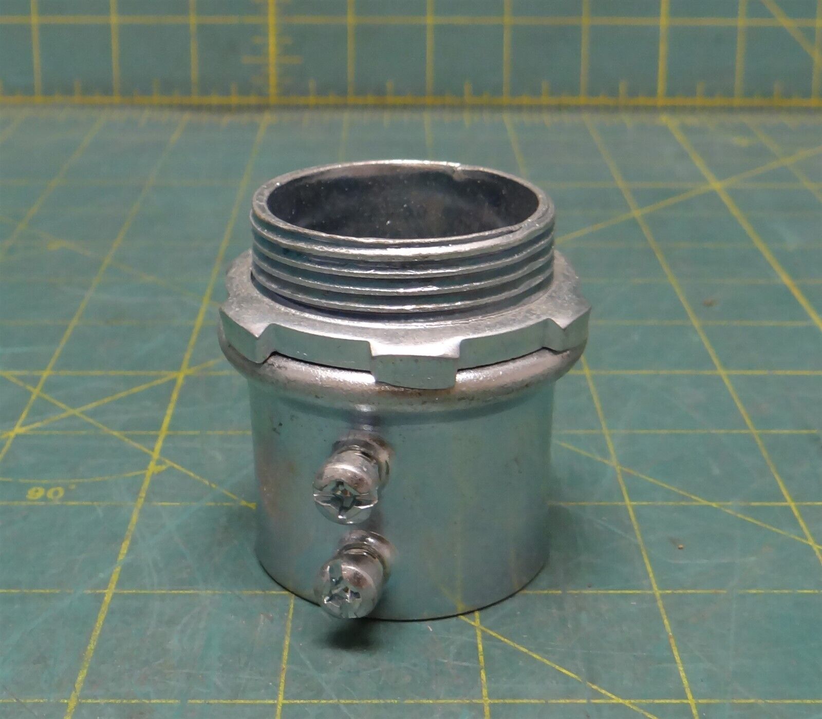1-1/4" Straight Zinc-Plated Steel Set Screw Connector EMT Conduit Fitting