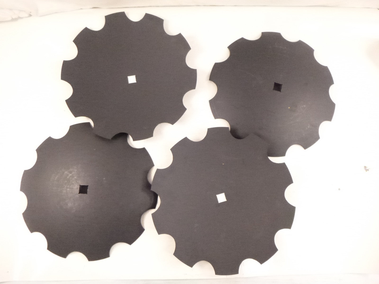 4 Pack 20" Notched Disc Harrow Blades 1-1/8" Square Center Hole 2-1/4" Conclave