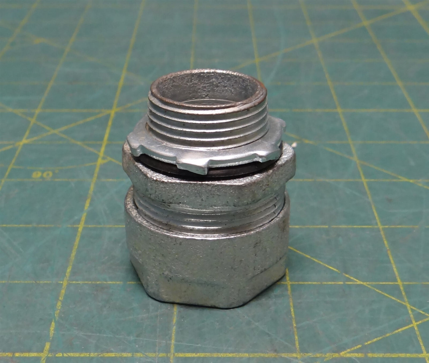 3/4" Straight Liquid Tight Malleable Iron Conduit Connector 1.75" Length 1.5" OD