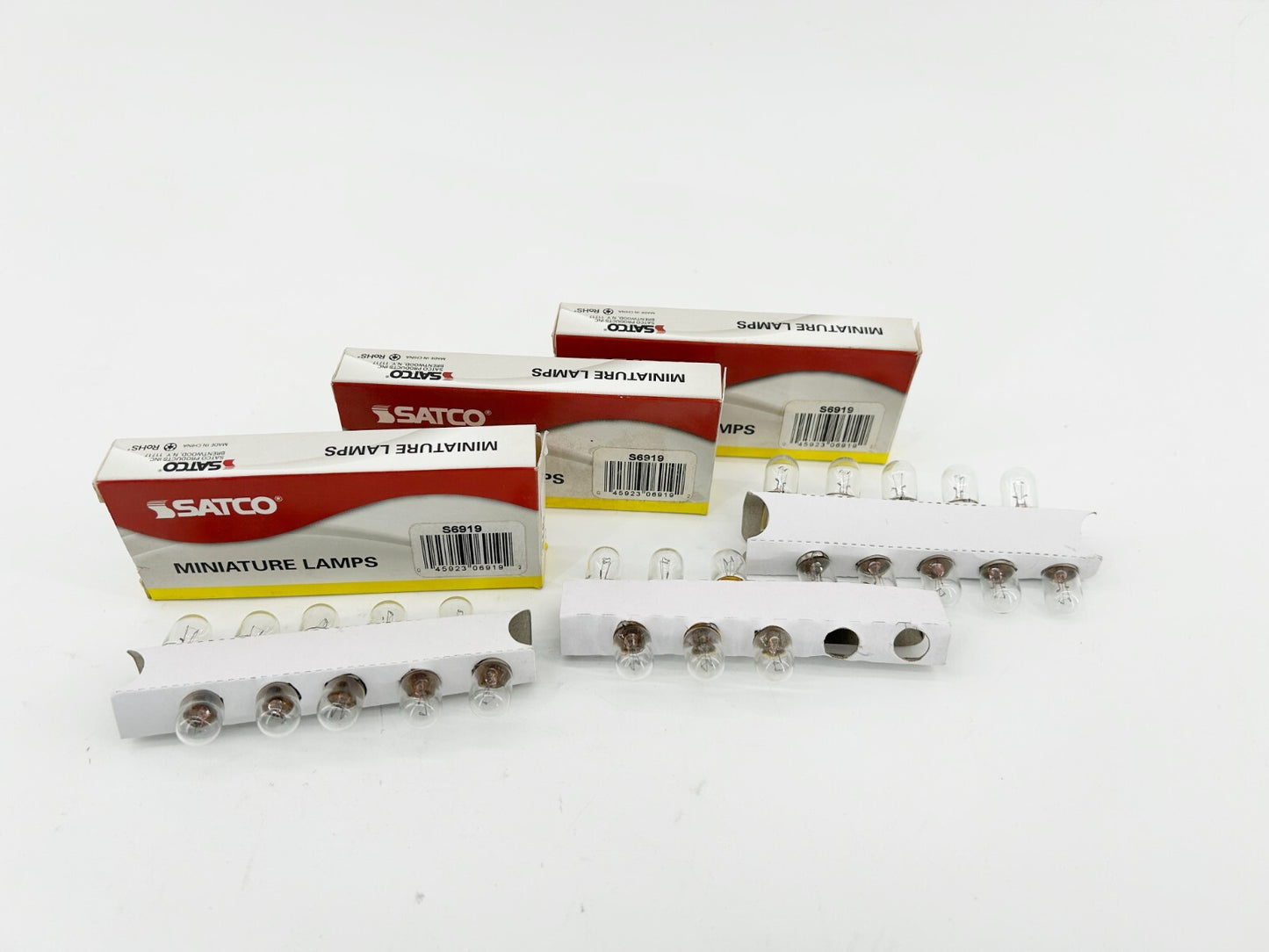 New Lot of 4 Satco S6901 Miniature Lamps 1.12W 28V T1-3/4 85