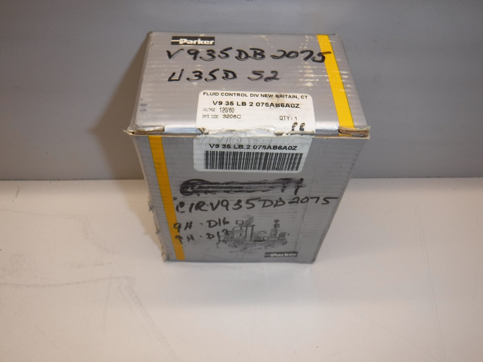  Parker V9 35 LB 2 075AB6AOZ Fluid Control Div  