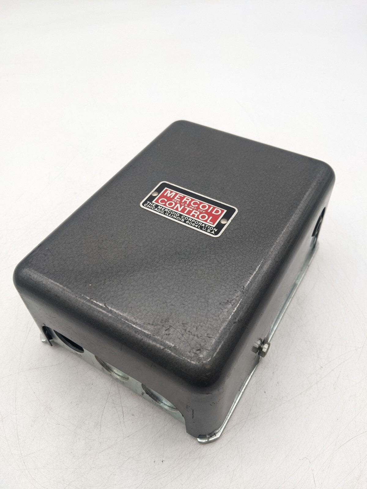 Mercoid V2-3A Relay 10 Amp 120 Volt Coil 24 Volt 1 Phase with Black Enclosure