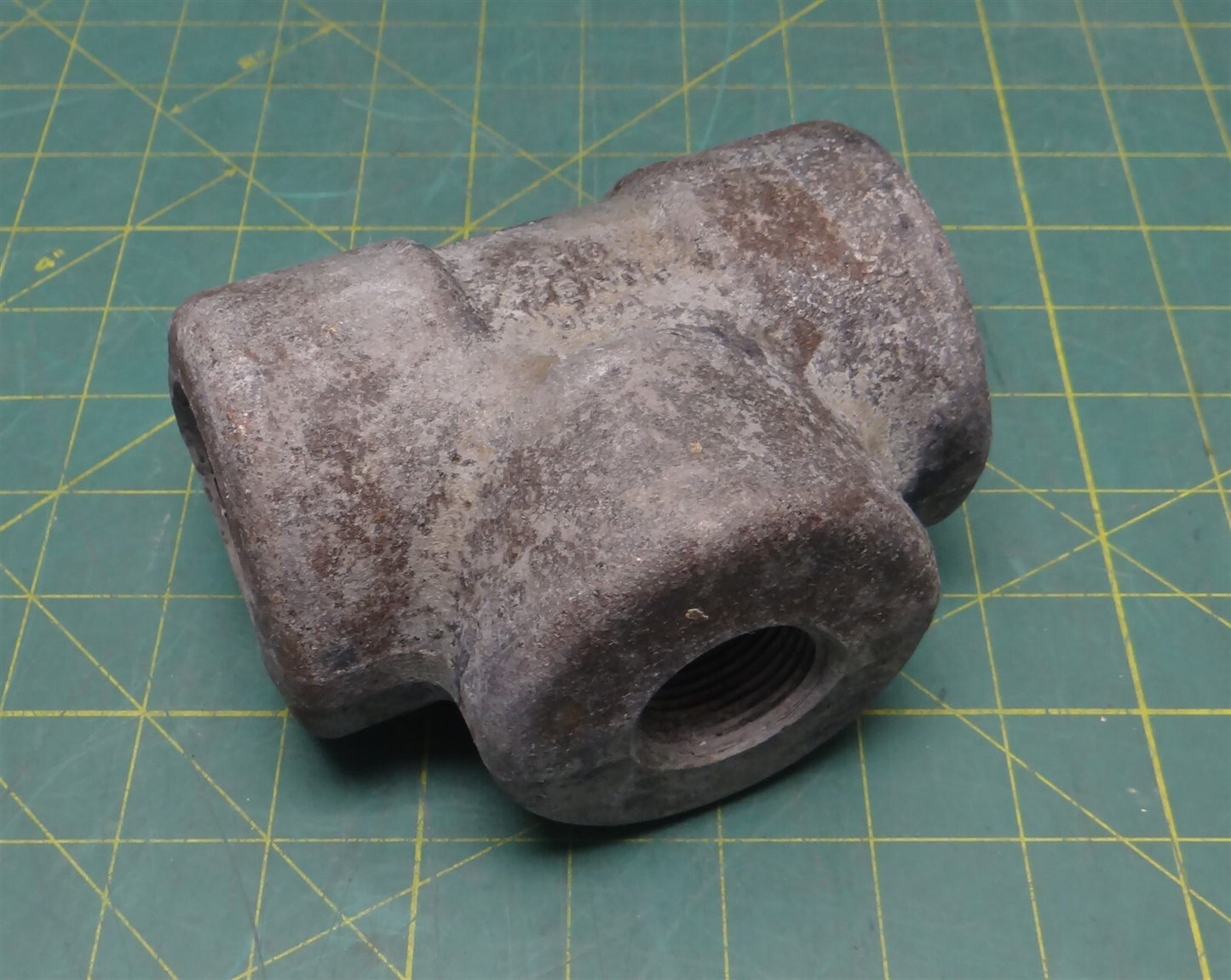 1-1/2" x 1" NPT 3M Forged Steel SA/A105 B16 Tee Fitting, YK2, 4.25" High 5" Long